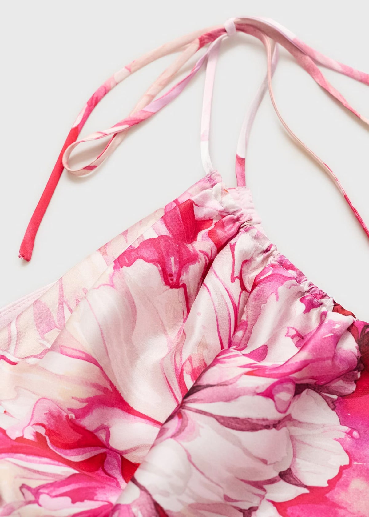 Vestido satinado asimétrico floral